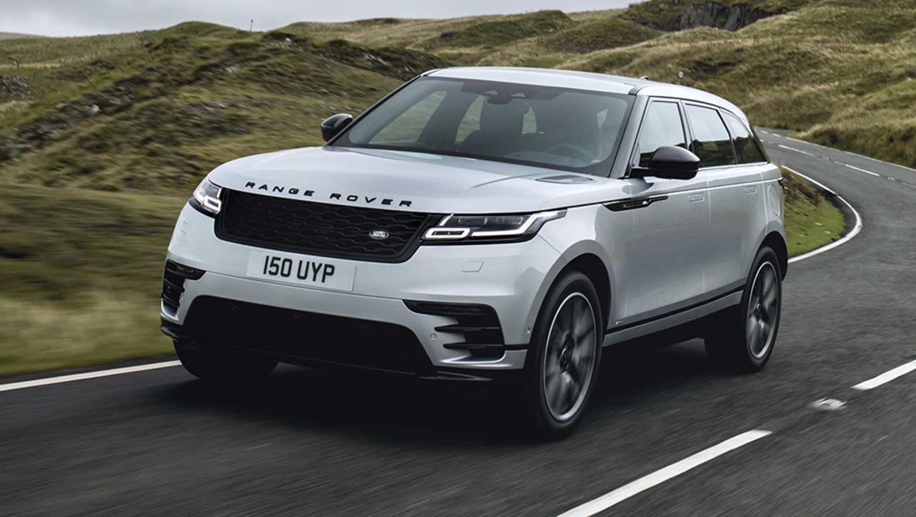 The new 2021 Range Rover Velar is now fitted as standard with the R-Dynamic exterior package.